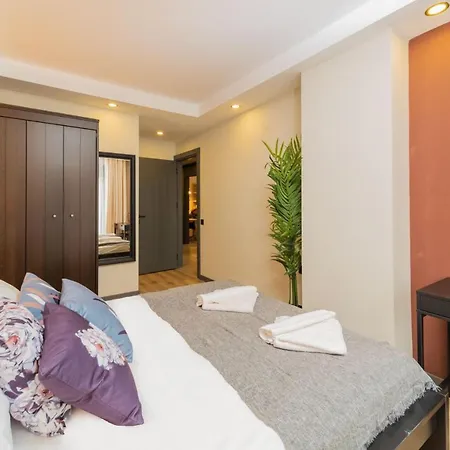 Sleek And Central In Muratpasa Apartment Antalya