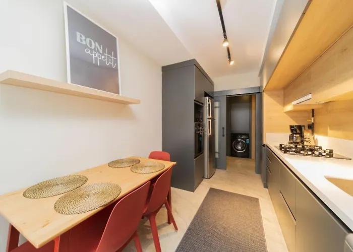 公寓 Sleek And Central In Muratpasa