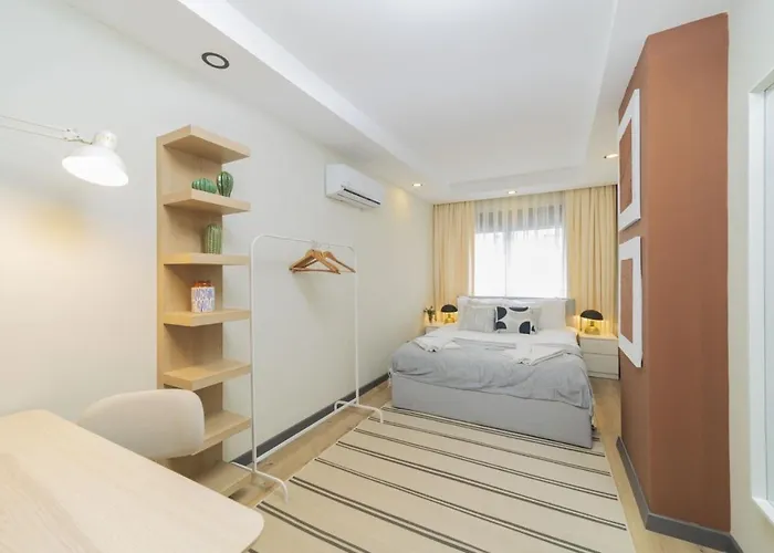 Sleek And Central In Muratpasa *