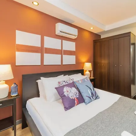 Sleek And Central In Muratpasa *